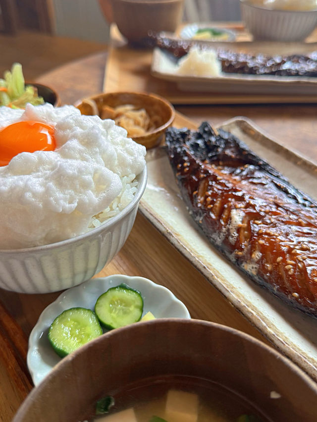 【鎌倉】観光前に食べたい！江ノ電を見ながら食べる！行列必至の朝食ごはん