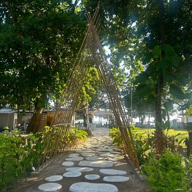 ทะเลใกล้กรุงฯ ดูโชว์ควงกระบองไฟ @iSEA GLAMPING