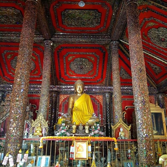 วัดศรีรองเมือง ชมวิหารไม้สักทองสวยที่สุดในลำปาง