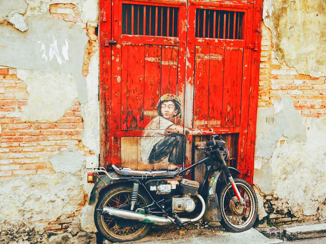 🇲🇾 Walk Through Art: Explore Penang's Iconic Street Murals