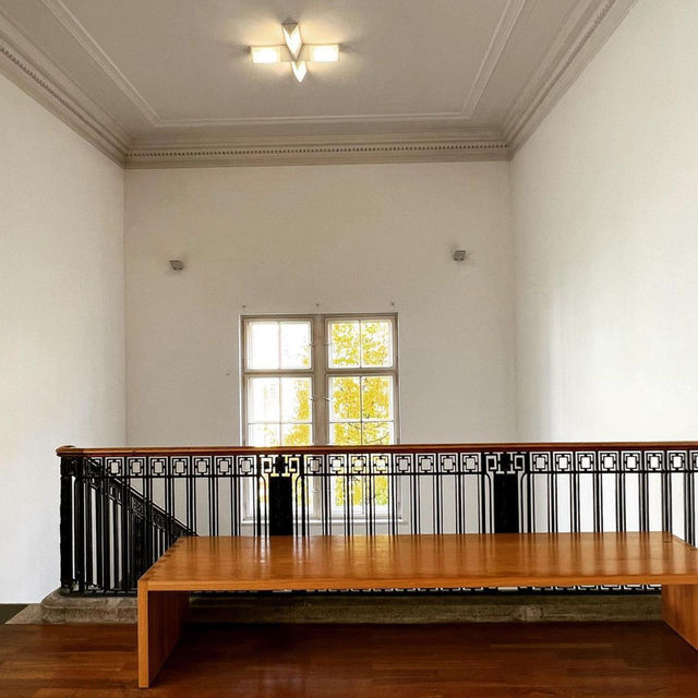 壮大な空間で楽しむ現代アートの旅：Hamburger Bahnhof 美術館