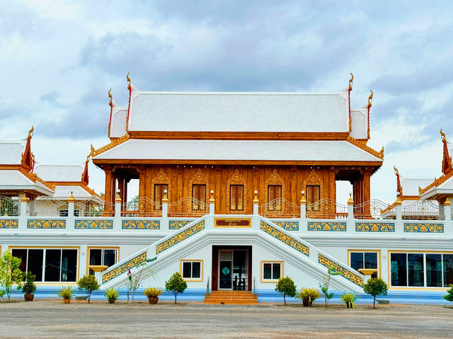 ไปเที่ยวทำบุญชมความสวยงามวัดบุญชูภาวนาราม