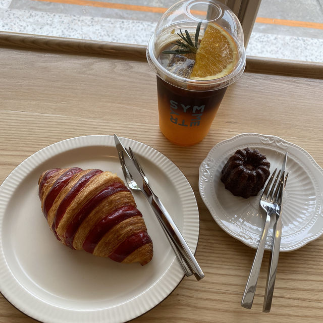 𝗦𝘆𝗺𝗺𝗲𝘁𝗿𝘆 𝗕𝗸𝗸 📍เหม่งจ๋าย