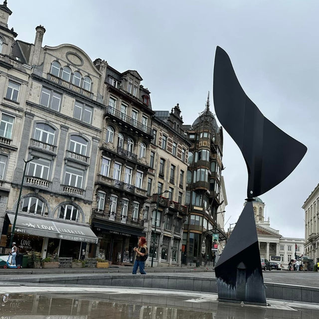 Artistic Oasis: Mont des Arts' Cultural Haven