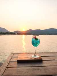 จิบค็อกเทลชม Sunset สุดโรแมนติกที่ Kept Pier Cafe