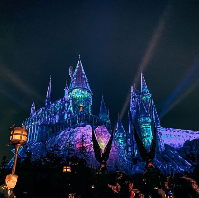 เดินเล่นยามค่ำคืนที่ Universal Studios โอซาก้า