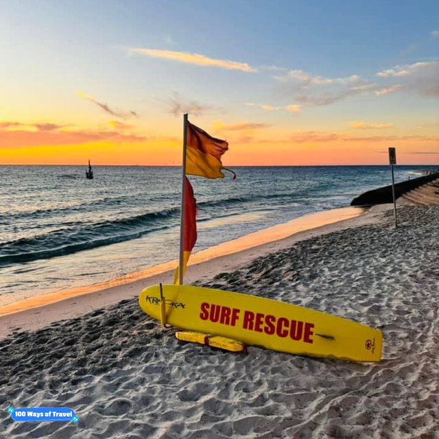 Golden Hour Bliss: Cottesloe's Breathtaking Sunset
