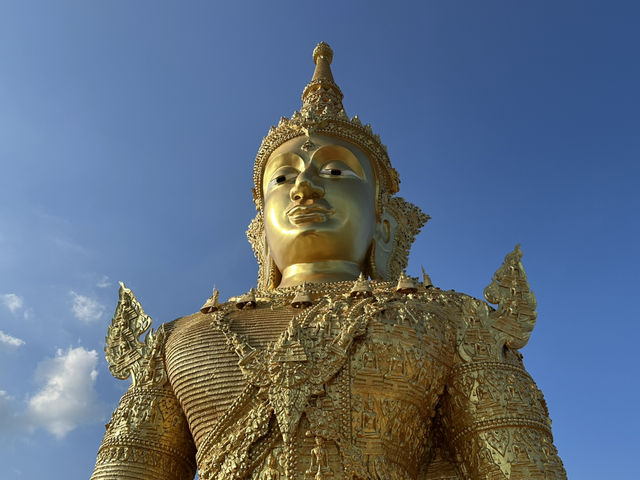 ชมความงดงาม พระพุทธปฐม องค์ใหญ่ที่สุดในประเทศไทย