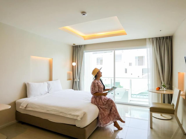 Prima Hotel Pattaya ที่พักคุมโทนสไตล์มินิมอล 