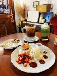 คาเฟ่ย่านเสรีไทย "Once upon a tree”