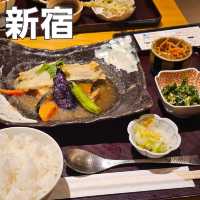 [新宿]釜で炊いたお米が食べ放題！和食ランチ[大かまど飯 寅福 ルミネ新宿店]