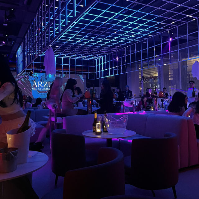 【韓国・ソウル🇰🇷】清潭の美男美女が集まるおしゃれすぎるラウンジバー🥂