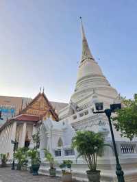 ไหว้พระใจกลางกรุง : วัดปทุมวนาราม 😇🙏✨️