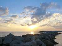 เก็บแสงเย็นที่หาดแหลมเจริญ