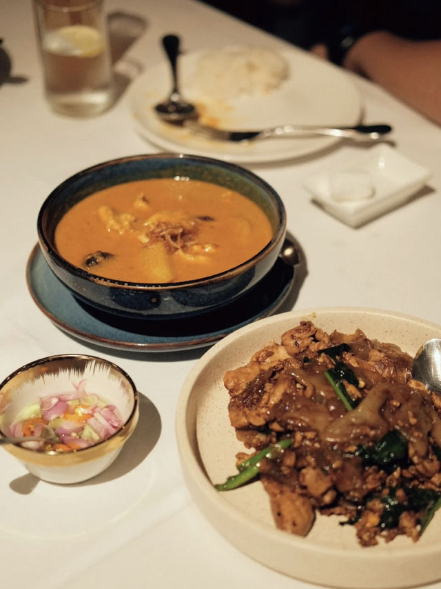 Khao Restaurant: A Modern Twist on Authentic Thai Flavors in Bangkok