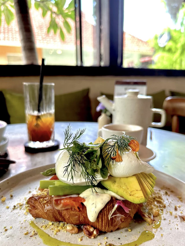 Catch the Vibe: Sipping and Savoring at The Hula Bali!