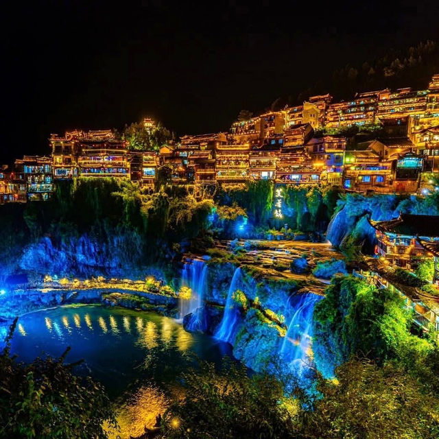 ฟูหรงเจิ้น สวยเหมือนเมืองในนิยาย 