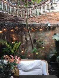 Wallflower🌸 คาเฟ่วินเทจย่านเยาวราช
