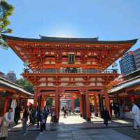 神戶必遊，莊嚴且極具歷史的生田神社。