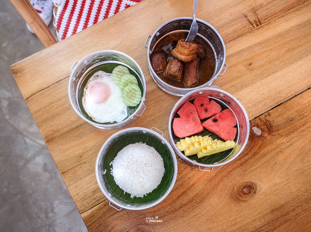 Mrs. Swan Hotel รีสอร์ทบรรยากาศดีริมทะเลระนอง