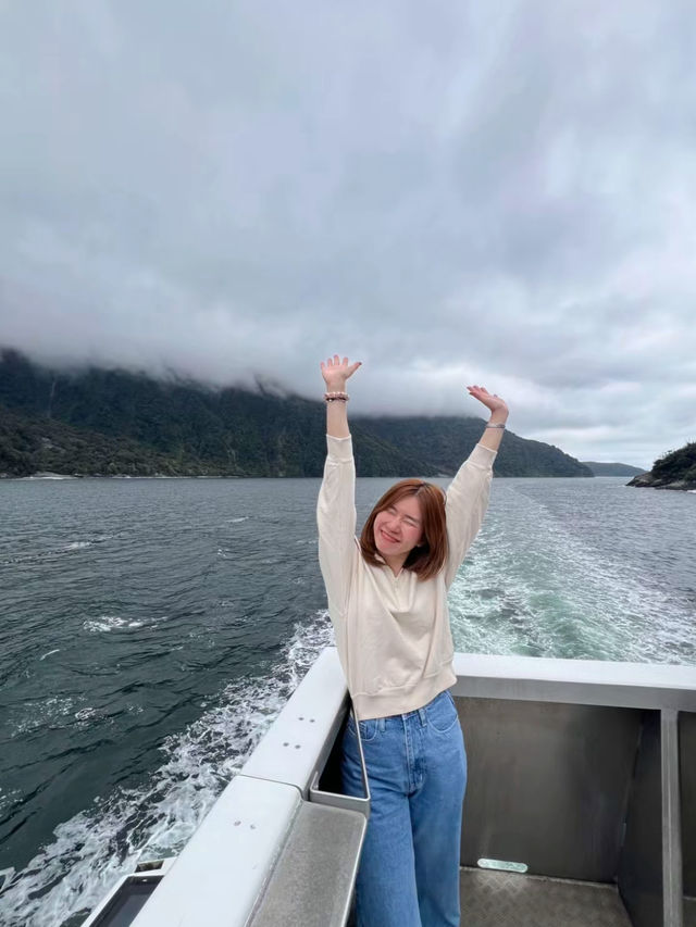 Milford Sound 🛳️ ล่องเรือดูวิวหุบเขาสุดอลังการ 