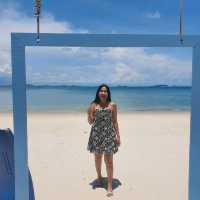 หาดทรายขาว ราวแก้วเจียรไน  ทรายแก้วบีช เสม็ด