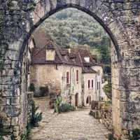 Saint-Cirq-Lapopie , France 🇫🇷🇫🇷🇫🇷  