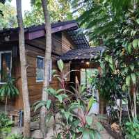 บ้านธารกล่อม 