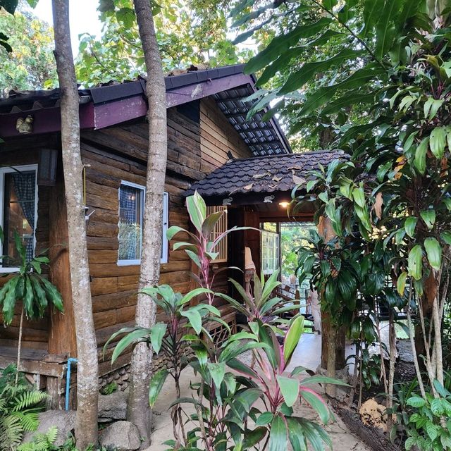 บ้านธารกล่อม 
