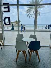 Stylish café by the sea🏝️