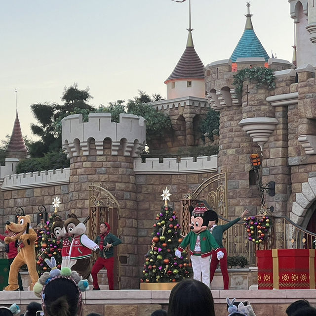 เที่ยวดิสนีย์แลนด์ช่วง Christmas คือฮีลใจสุดๆ 🎄🎠