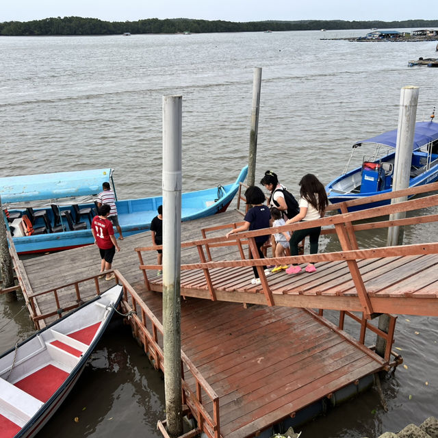 Seafood on the kelong 