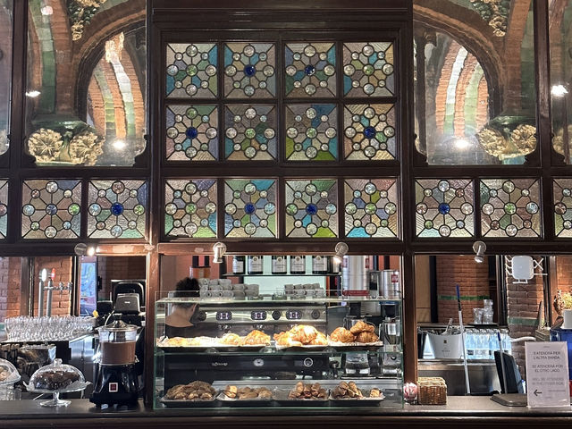Get Lost in the Magic of Ciutat Vella