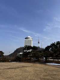 도시의 전망이 공존하고 다층적 아름다움이 존재하는 남산공원 백범광장🇰🇷