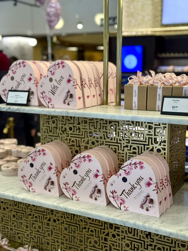 Valentine’s Chocolate Shopping at FAZER in Helsinki💝