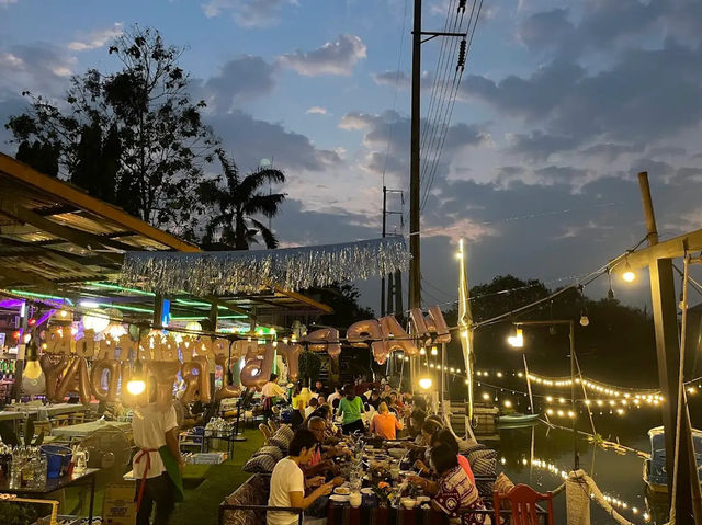 Play Farm ร้านอาหารริมน้ำสมุทรปราการ