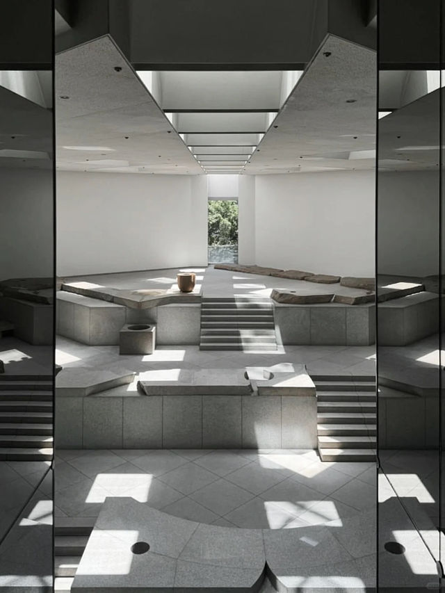 景點推薦:草月會館石庭——現代建築與日式庭園的靜謐融合 景點推薦:草月會館石庭——現代建築與日式庭園的靜謐融合