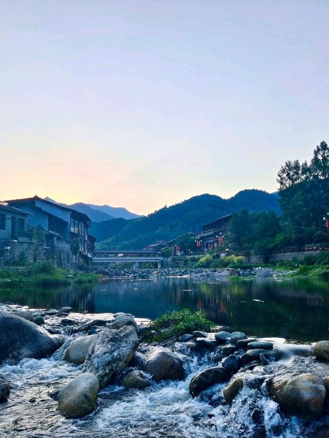 Discover the Crossroads of History: Your Ultimate Travel Guide to Qingmuchuan Ancient Town!