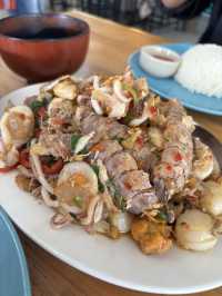 ร้าน “แก้วกะเพราปู x DND CAFE” 