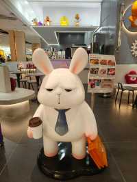 A Whimsical Café Experience – Art Toys Café