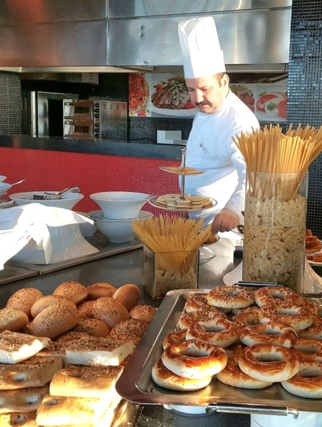 SATISFYING MORNING BREKKIE AT IBIS TEHRAN