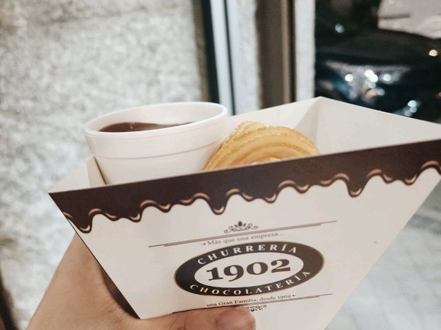 [🇪🇸マドリード] スペインの伝統菓子！Chocolatería 1902のチュロス