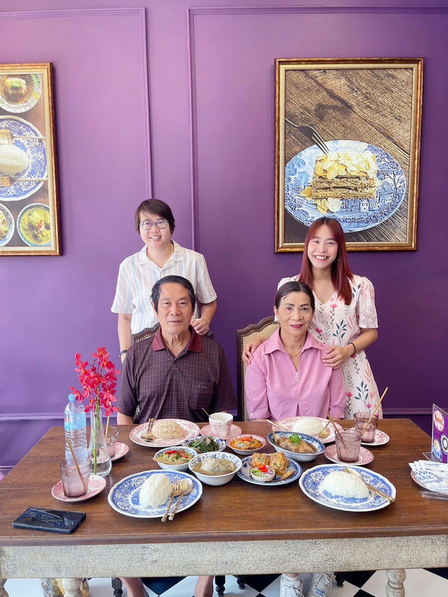 กินข้าวแกงแบบติดแกลมที่หัวหินซอย 51 