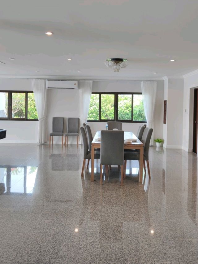 ที่พัก Low rise บางปะกง Riverside Royal Villa