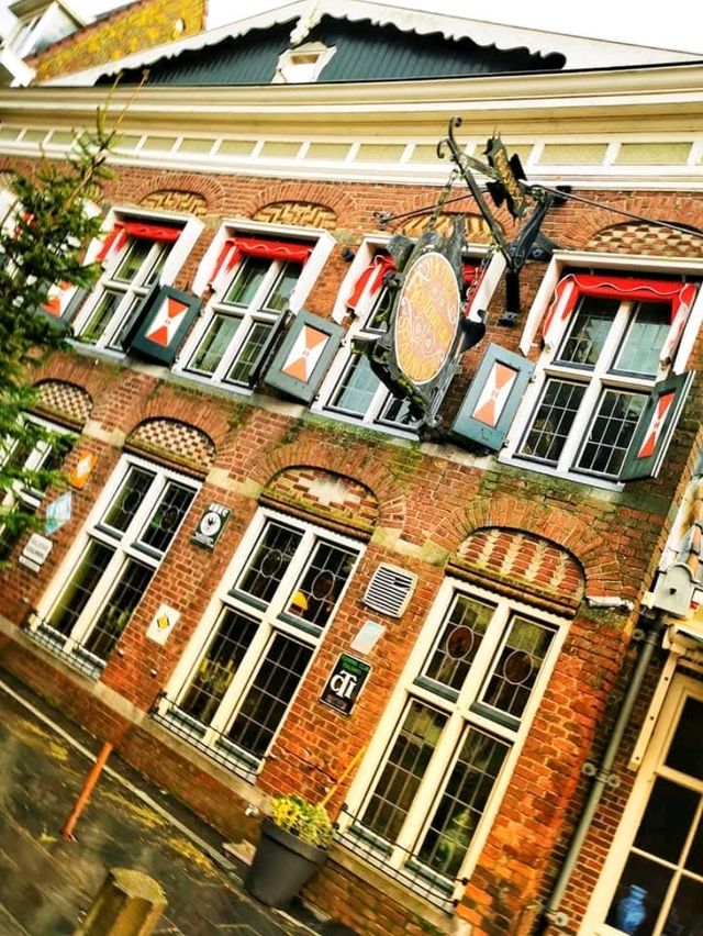 Volendam: Fishing Traditions and Slow Travel by the Water