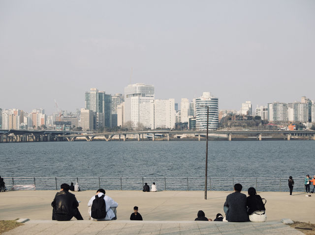首爾| 首爾漢江公園冬日暖陽下的幸福小確幸 來漢江公園就能瞬間釋放壓力！每次來漢江公園都覺得重新充電