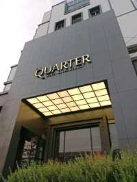 โรงแรมรีโนเวทใหม่ The Quarter Saphankhwai