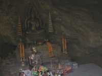 สำรวจถ้ำพุหวาย ตั้งอยู่ในวนอุทยานถ้ำเขาวง