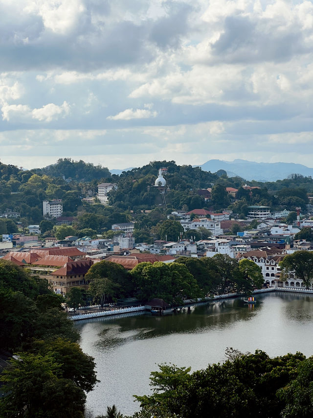 Kandy Chronicles: Temples, Tea, and Mountain Magic