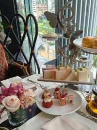 An Elegant Pause Above the City